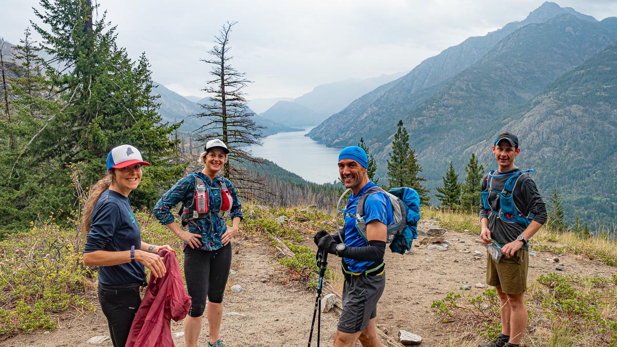 Runners Headed to Rainbow Pass